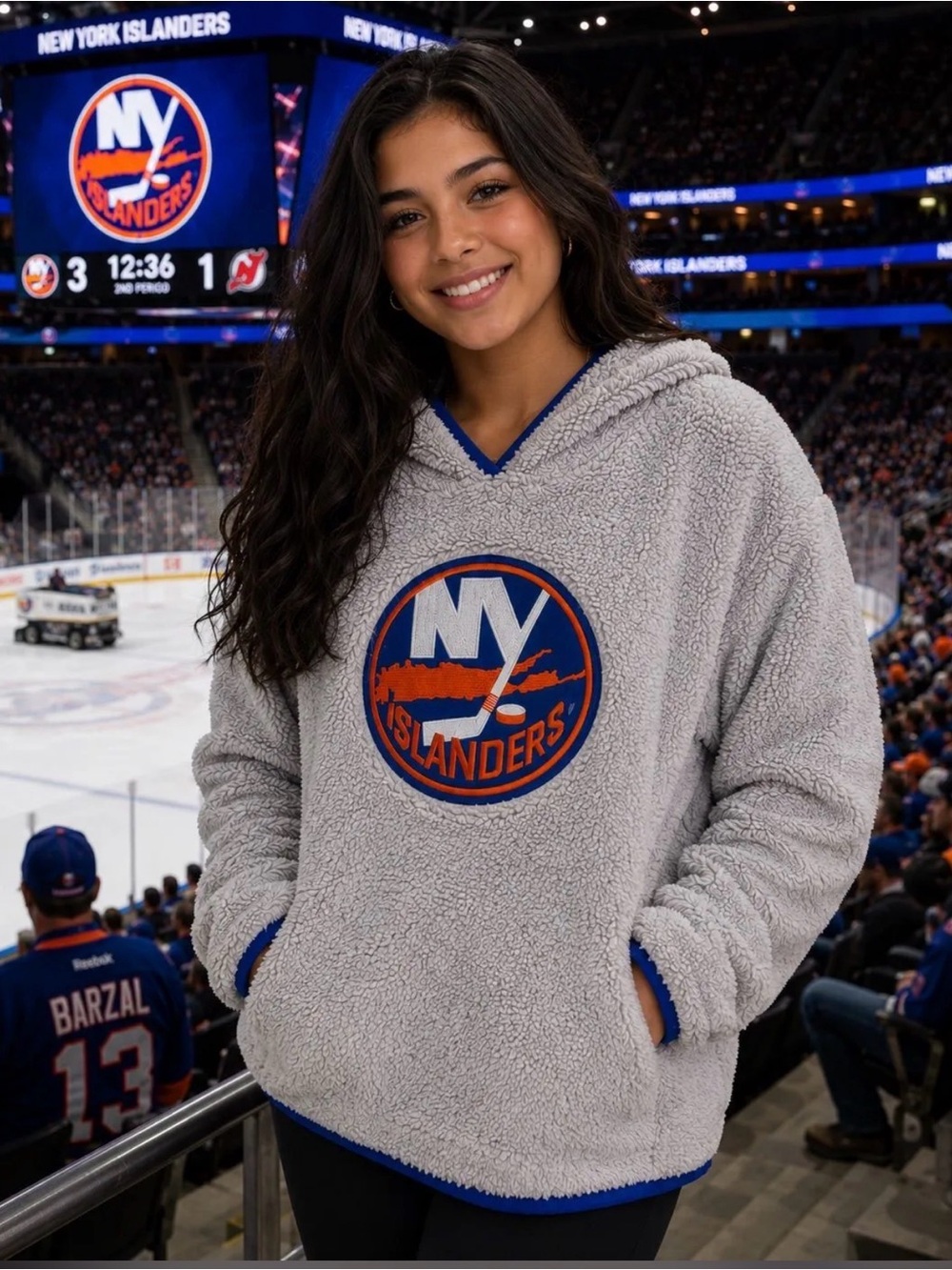Girls New York Islanders Sherpa Fleece NHL brand size 14